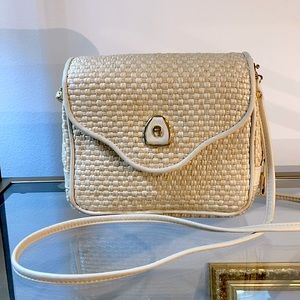 Etienne Aigner straw woven bag clutch